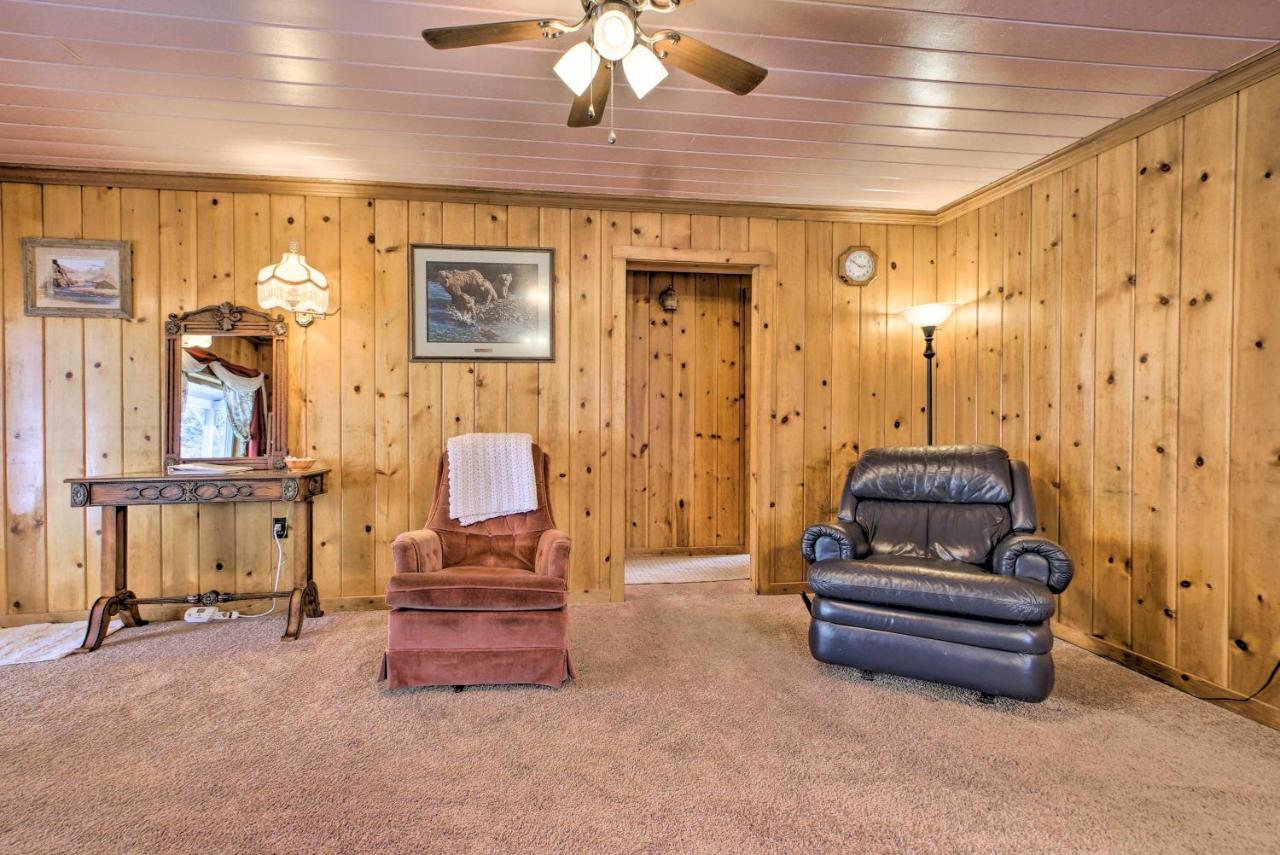 Cozy Home With Hot Tub Half Mi To Salmon River! Exterior photo