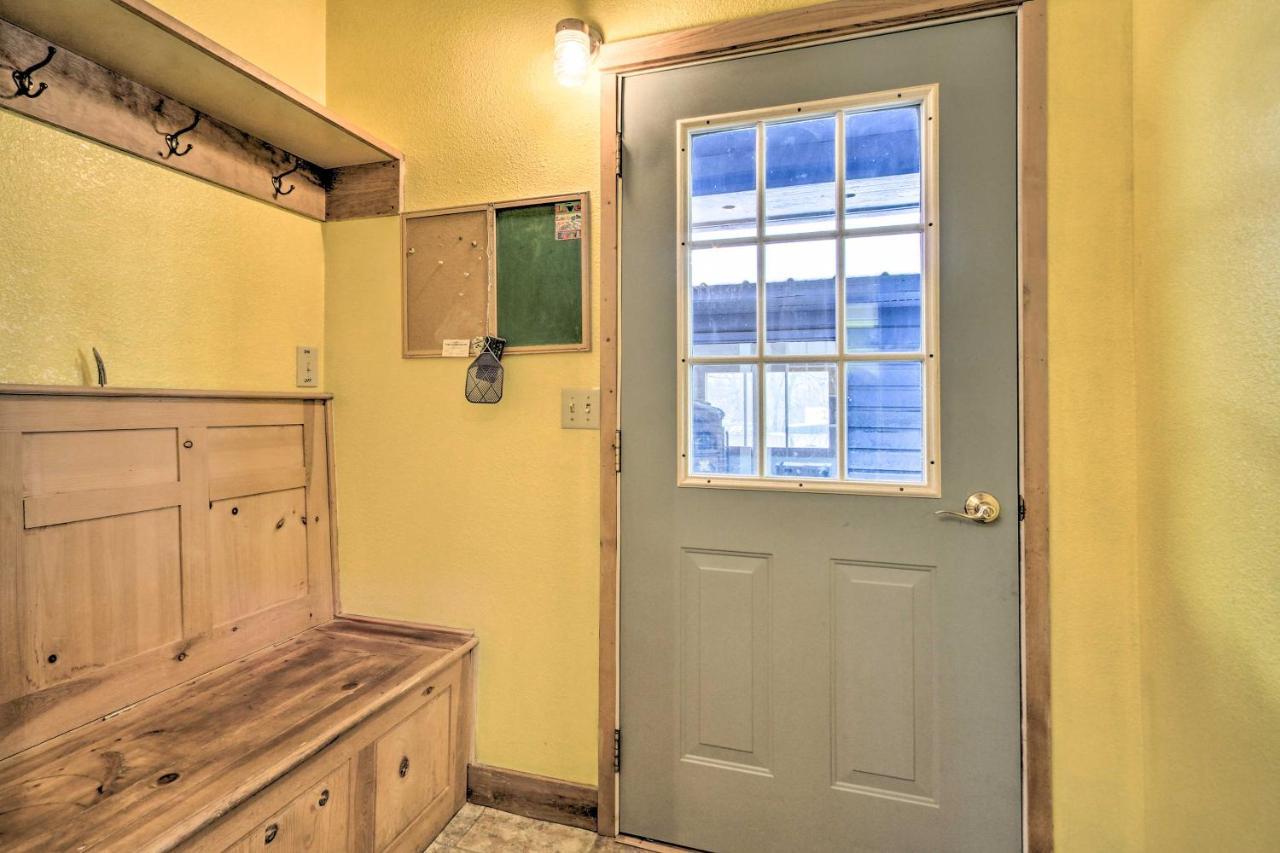 Cozy Home With Hot Tub Half Mi To Salmon River! Exterior photo