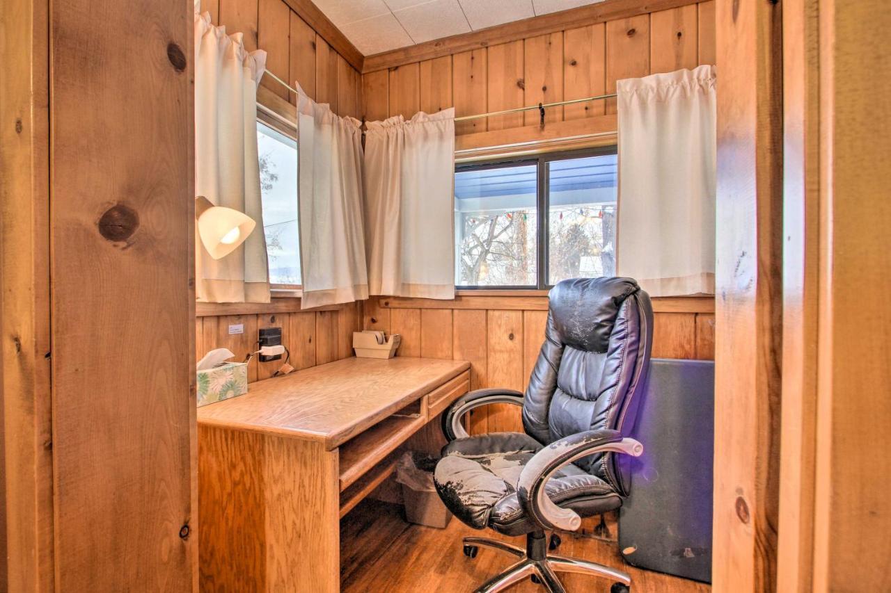 Cozy Home With Hot Tub Half Mi To Salmon River! Exterior photo