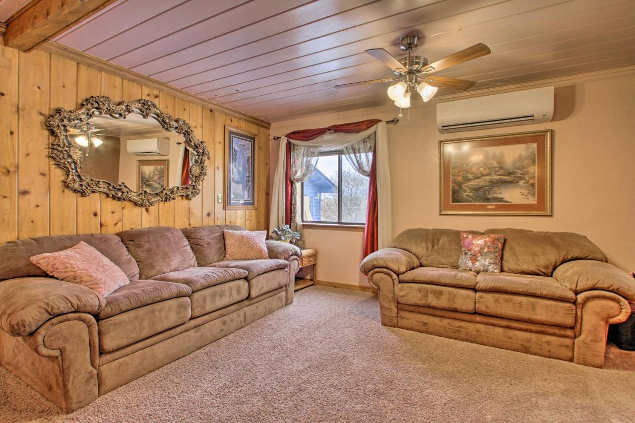 Cozy Home With Hot Tub Half Mi To Salmon River! Exterior photo