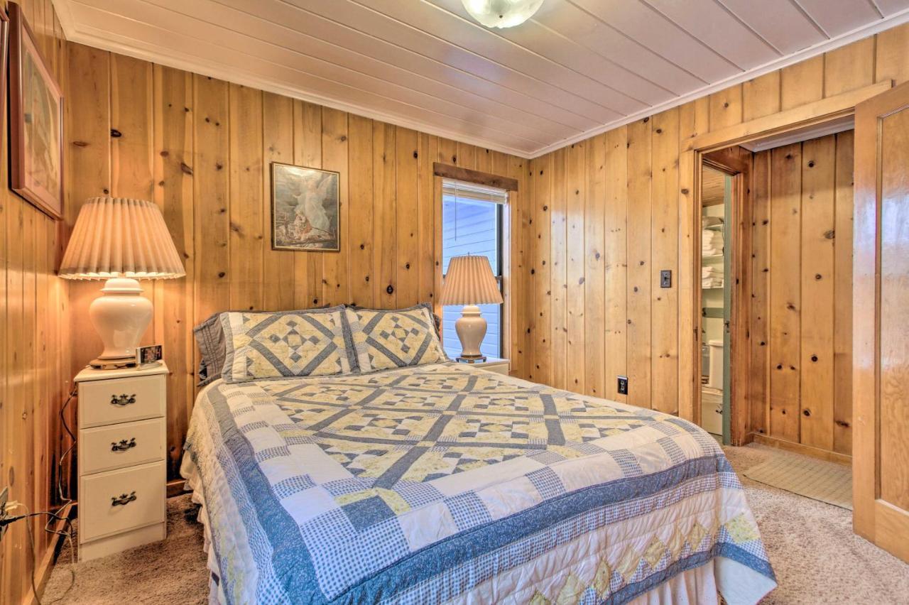 Cozy Home With Hot Tub Half Mi To Salmon River! Exterior photo